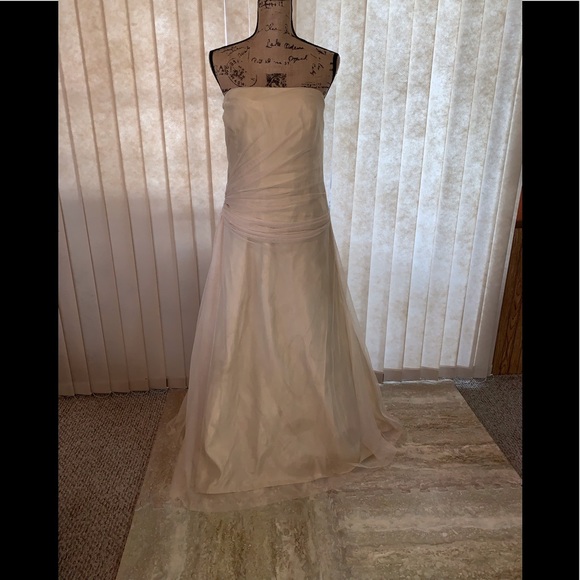 Vera Wang Dresses & Skirts - Vera Wang Taffeta and Tulle Wedding/Prom Gown❣️